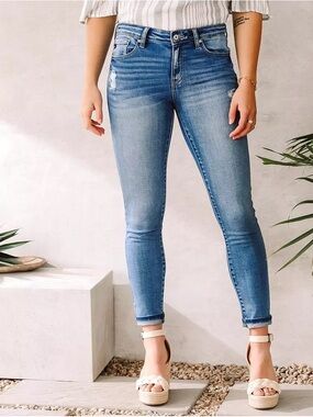 NEW WITH TAGS KanCan Mid-Rise Ankle Skinny Stretch Jeans Size 5/26 Medium Wash